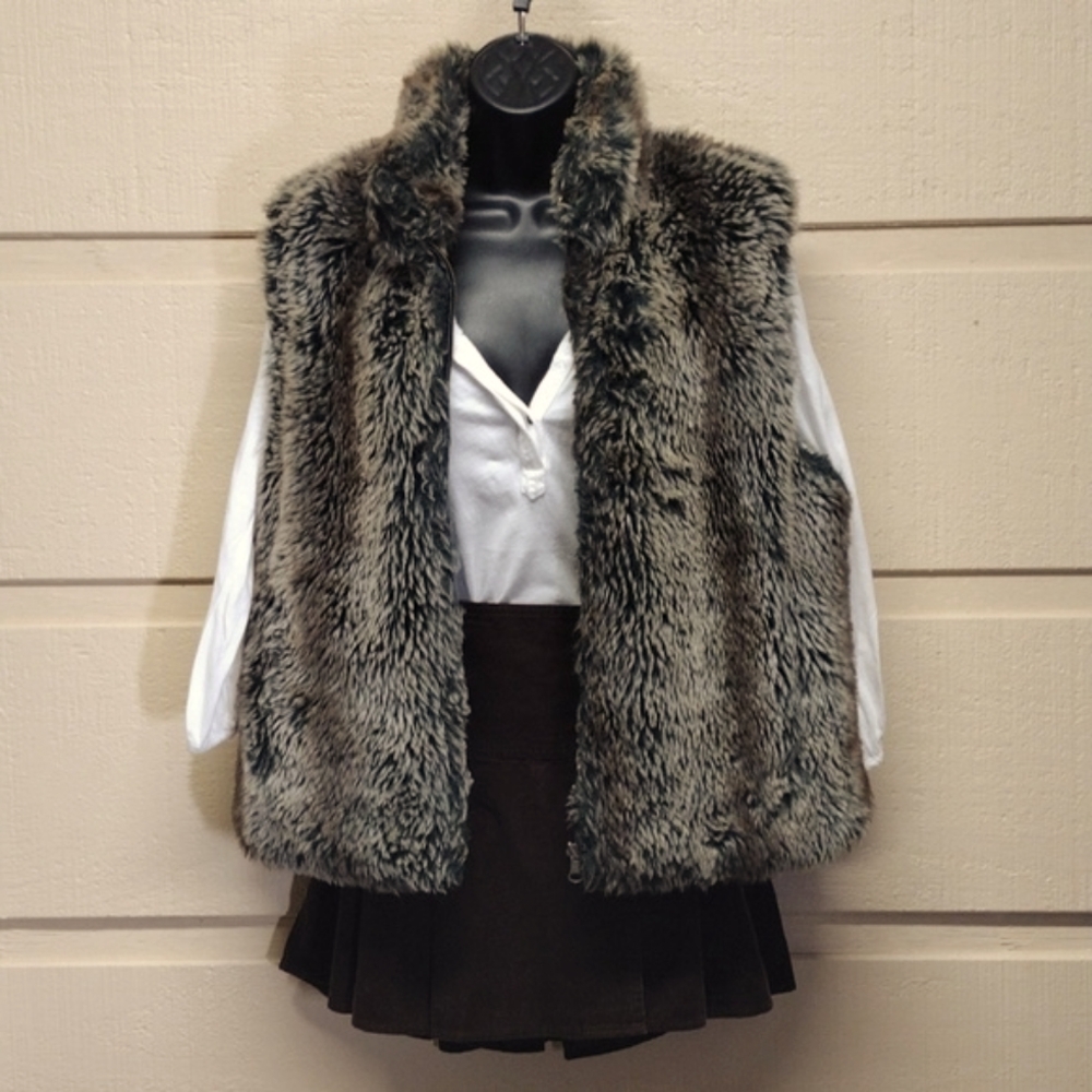 BLASSPORT faux fur vest S